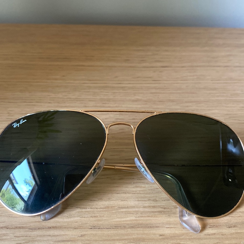 Classic Ray-Ban Aviator Sunglasses